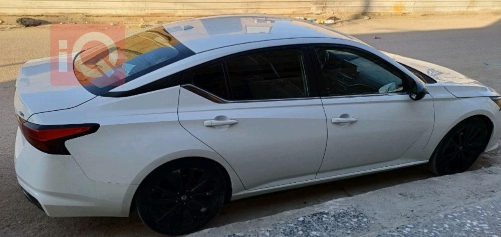 نیسان ئەلتیما